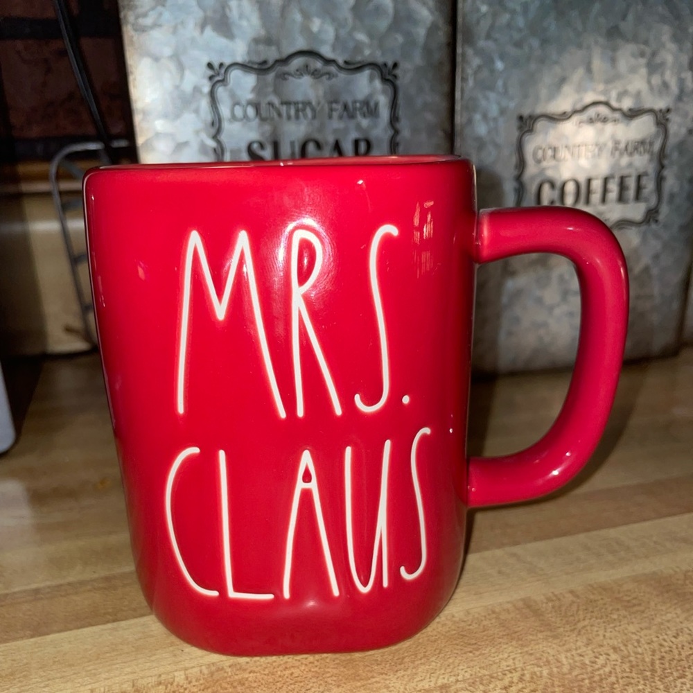 NWOT Rae Dunn Christmas mug